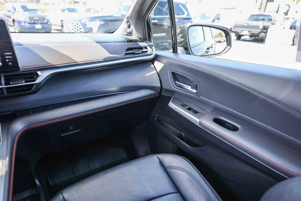 Certified 2023 Toyota Sienna XSE w/ XSE Plus Package AWD/4WD image 5