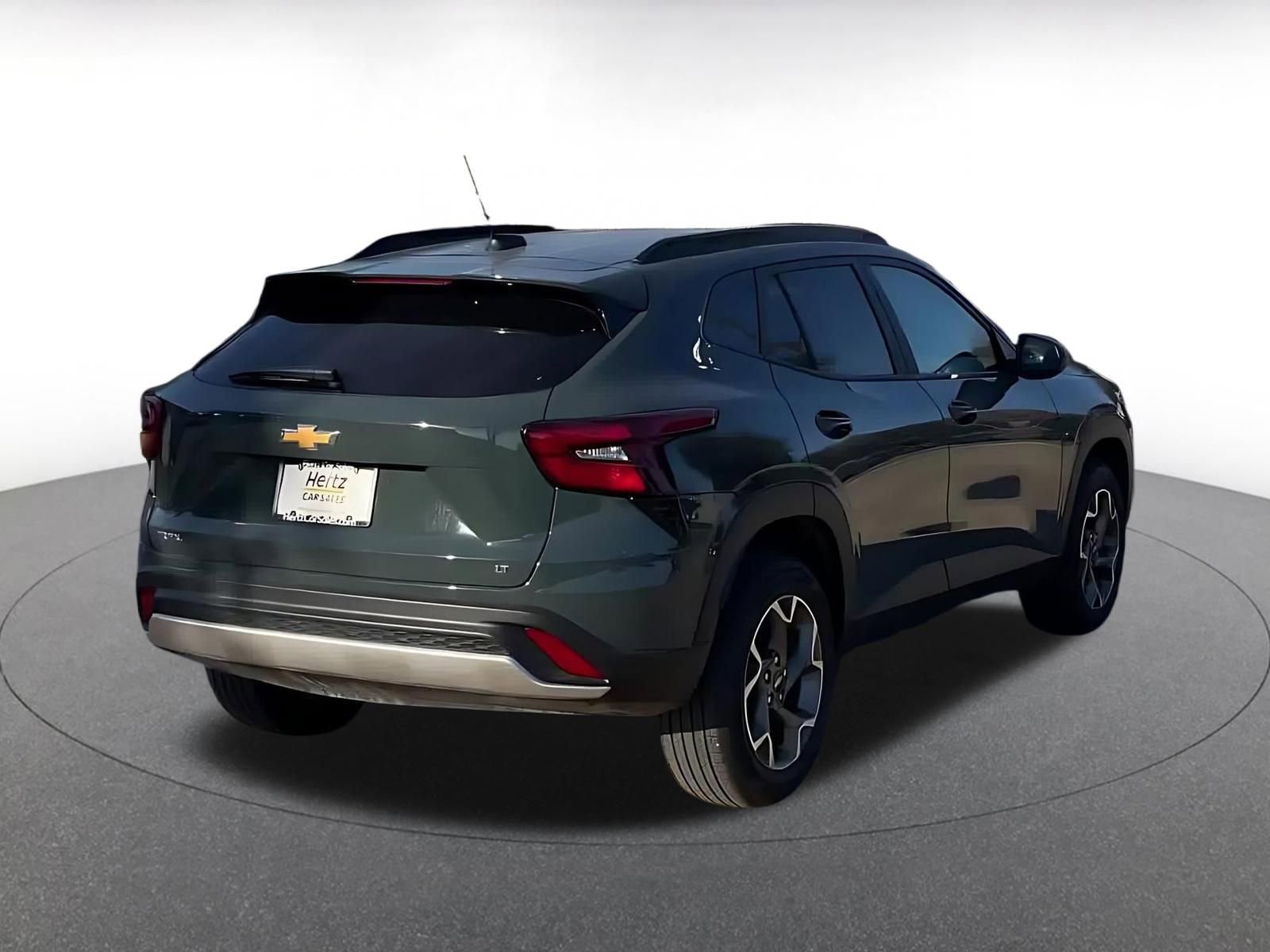 Used 2025 Chevrolet Trax LT FWD image 14
