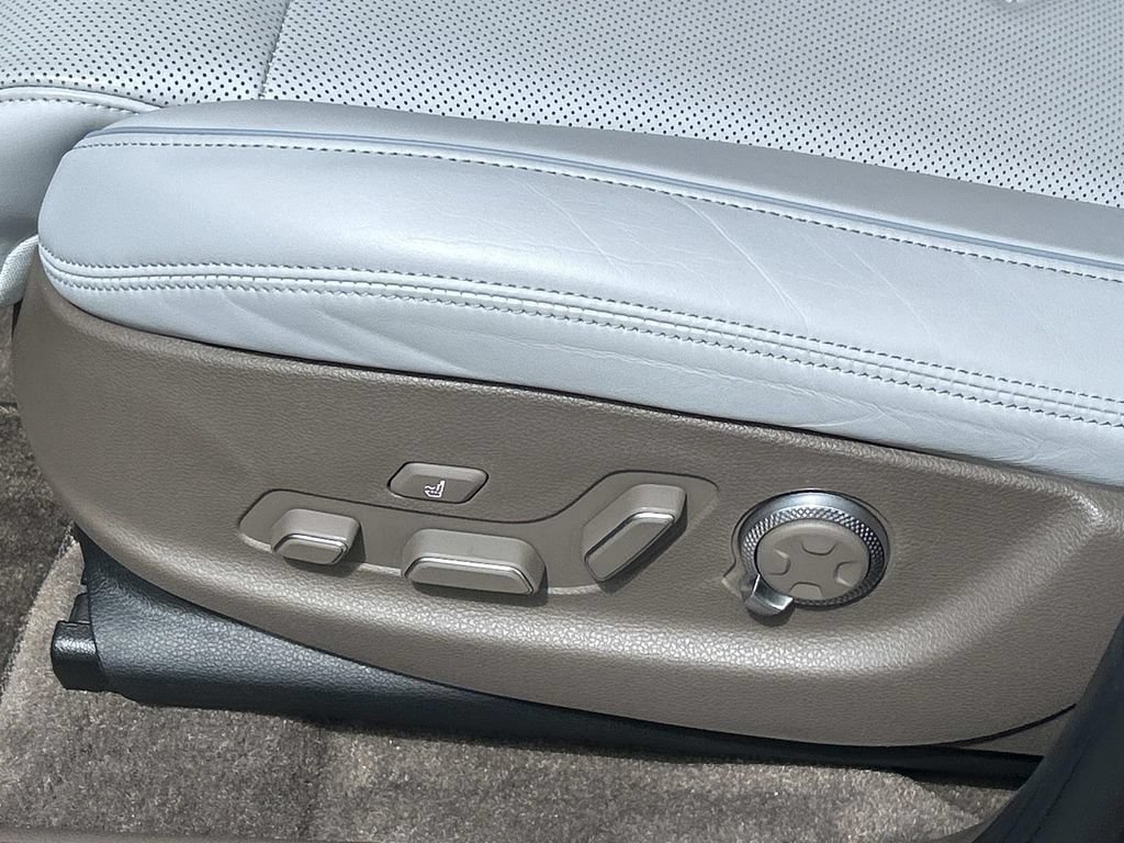 Used 2026 Genesis Electrified GV70 Prestige AWD/4WD image 18