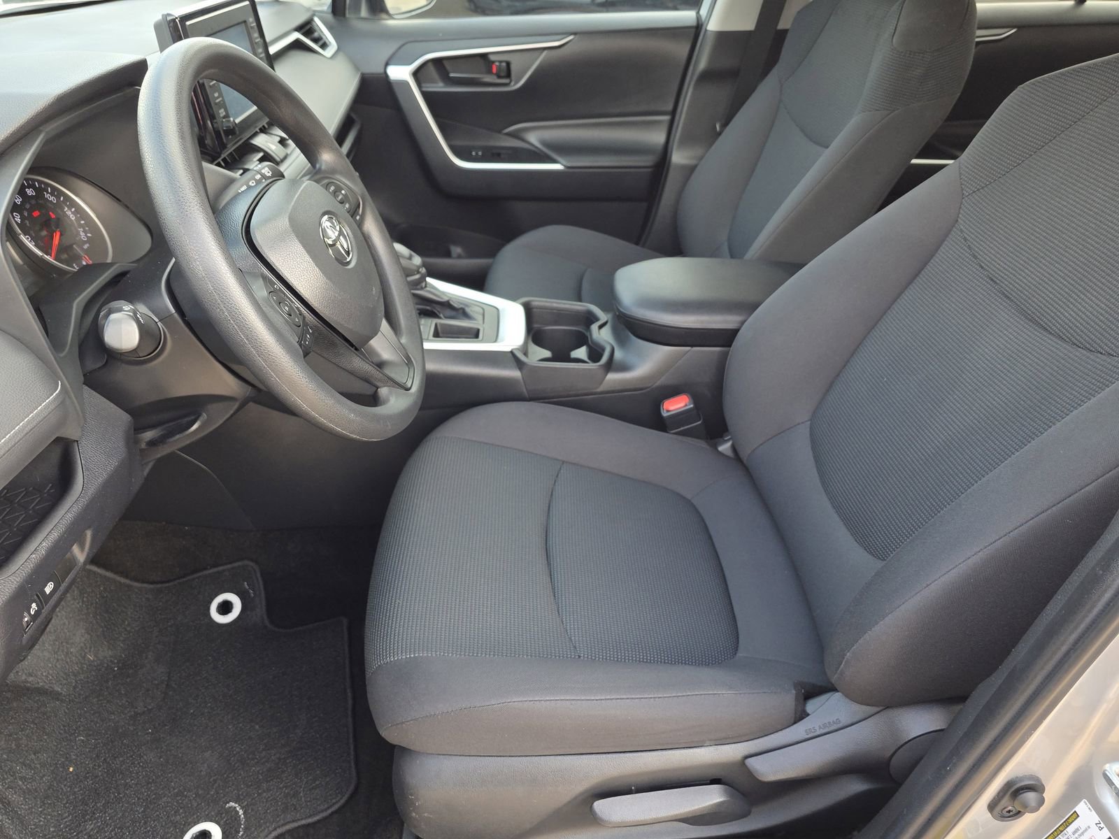 Used 2019 Toyota RAV4 LE image 11