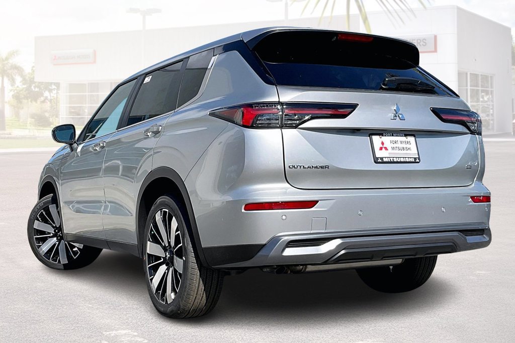 New 2026 Mitsubishi Outlander SE AWD/4WD image 3