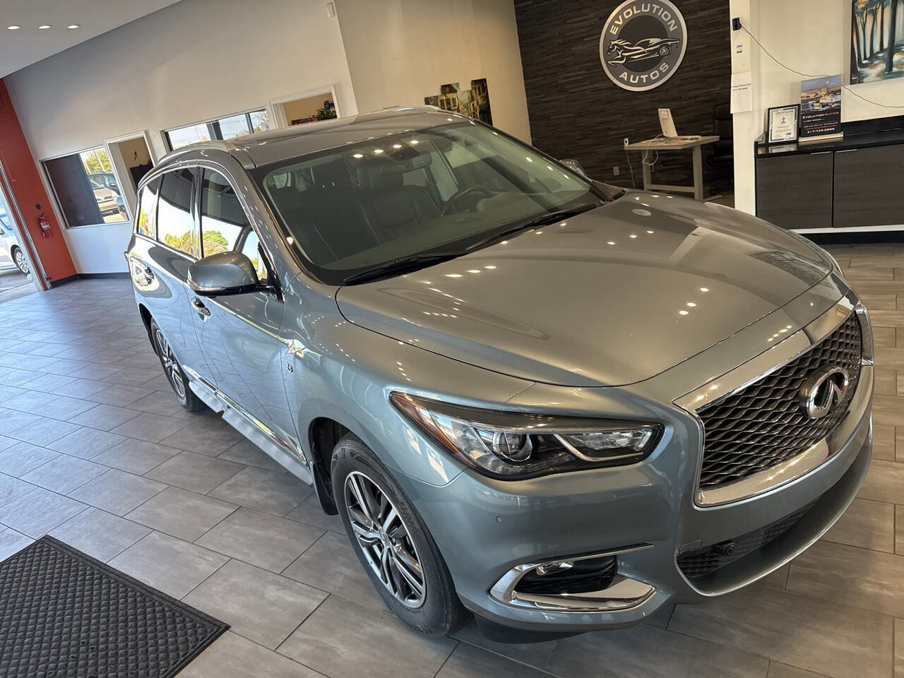 Used 2017 INFINITI QX60 FWD w/ Premium Plus Package image 4