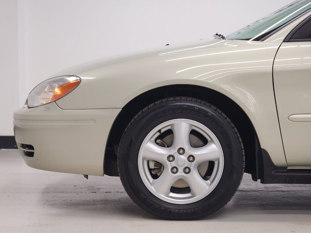 Used 2004 Ford Taurus SE image 19