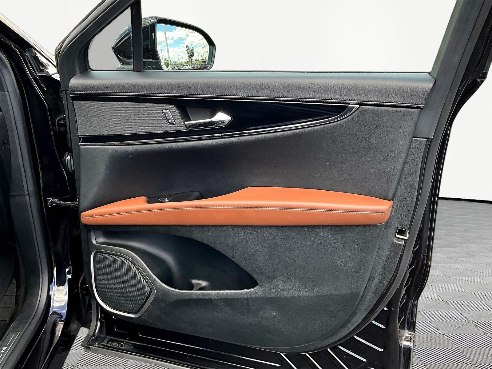 Used 2023 Lincoln Nautilus Reserve AWD/4WD image 28