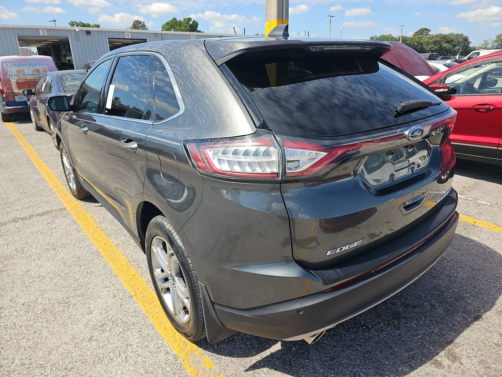 Used 2017 Ford Edge Titanium w/ Technology Package FWD image 8