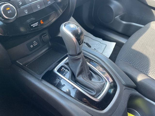 Used 2019 Nissan Rogue Sport S image 19