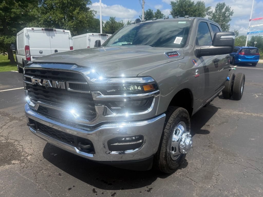 New 2026 RAM 3500 Tradesman w/ Chrome Appearance Group A AWD/4WD image 8