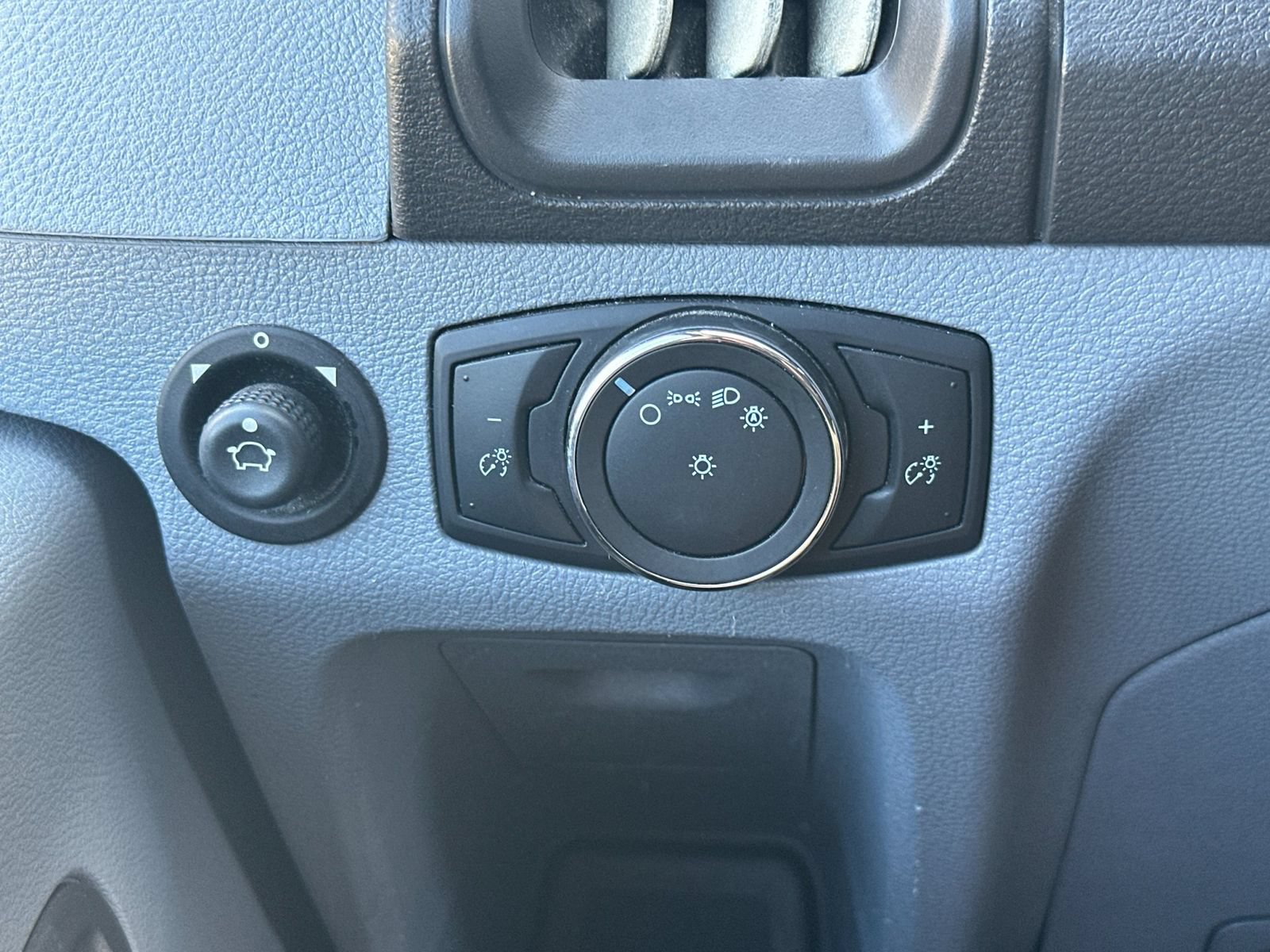 Used 2018 Ford Transit 350 XLT RWD image 29