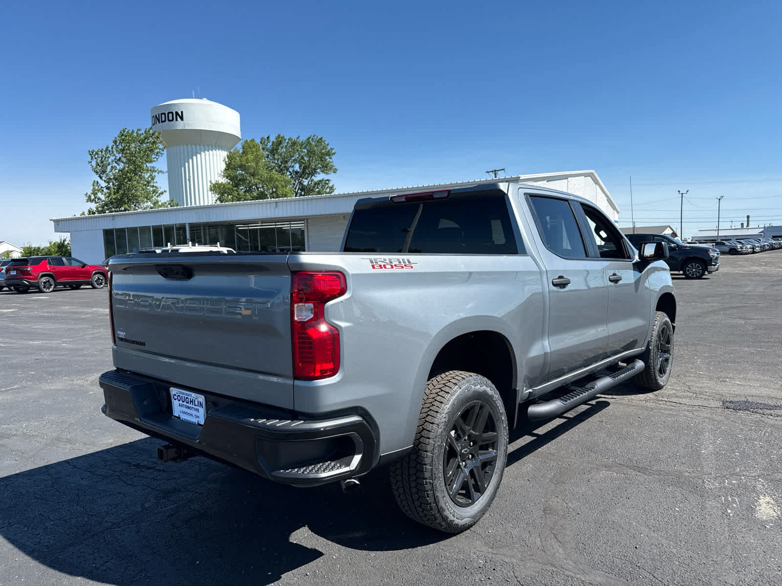 New 2026 Chevrolet Silverado 1500 Custom Trail Boss w/ Turbomax Blackout Package AWD/4WD image 5