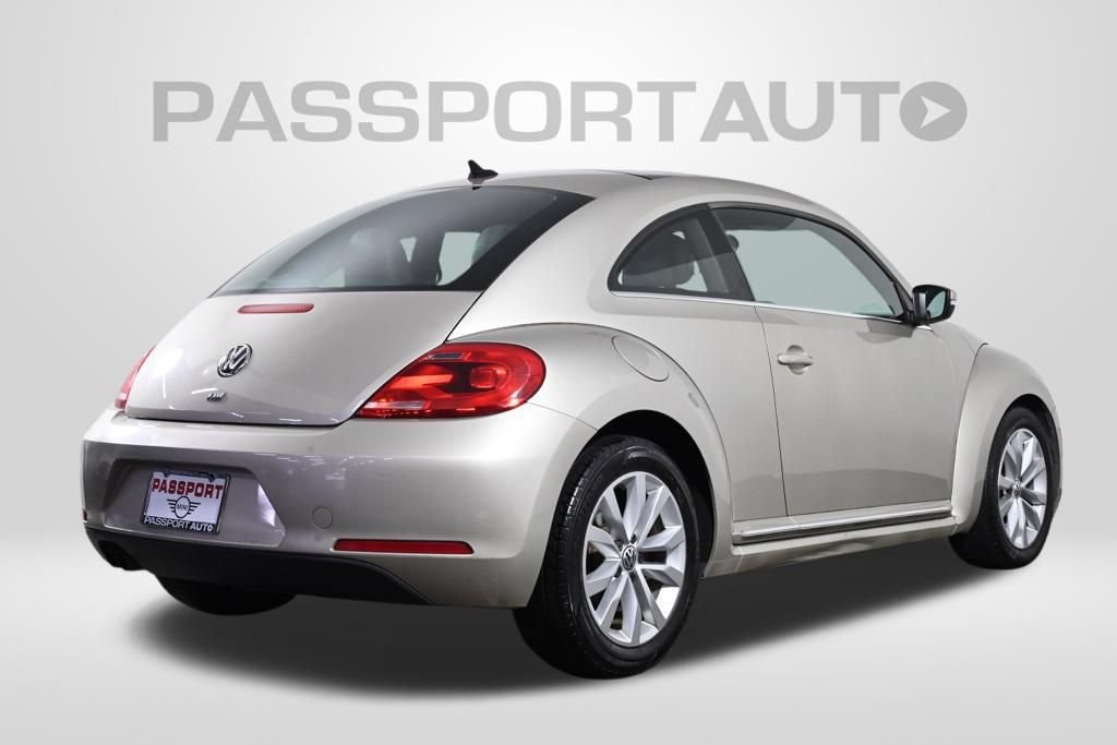 Used 2013 Volkswagen Beetle TDI FWD image 7