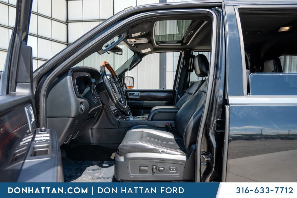Used 2017 Lincoln Navigator Reserve RWD image 5