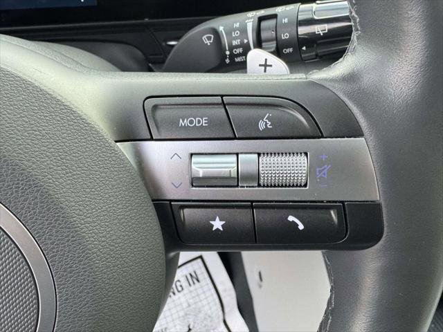Used 2025 Hyundai Kona Limited image 23