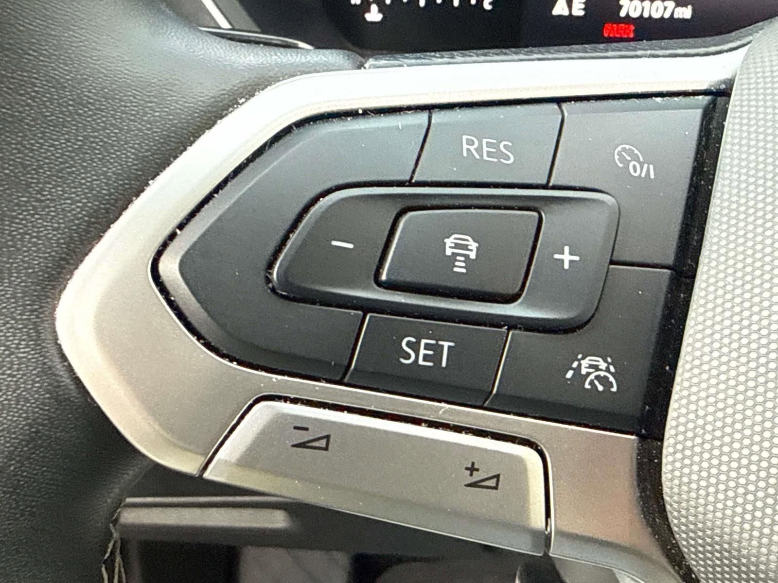 Used 2024 Volkswagen Tiguan SE AWD/4WD image 23