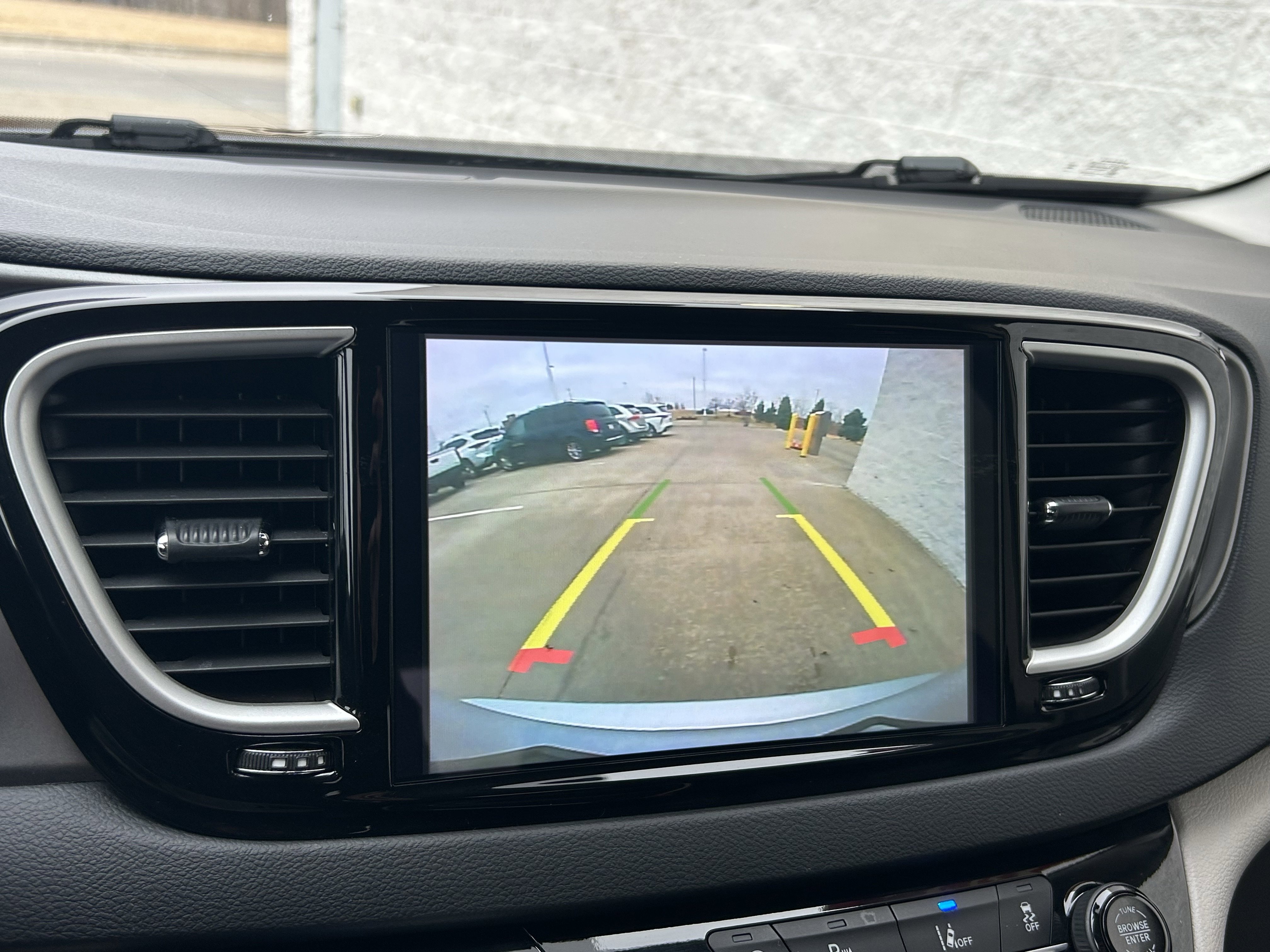 Used 2024 Chrysler Pacifica Touring-L image 28