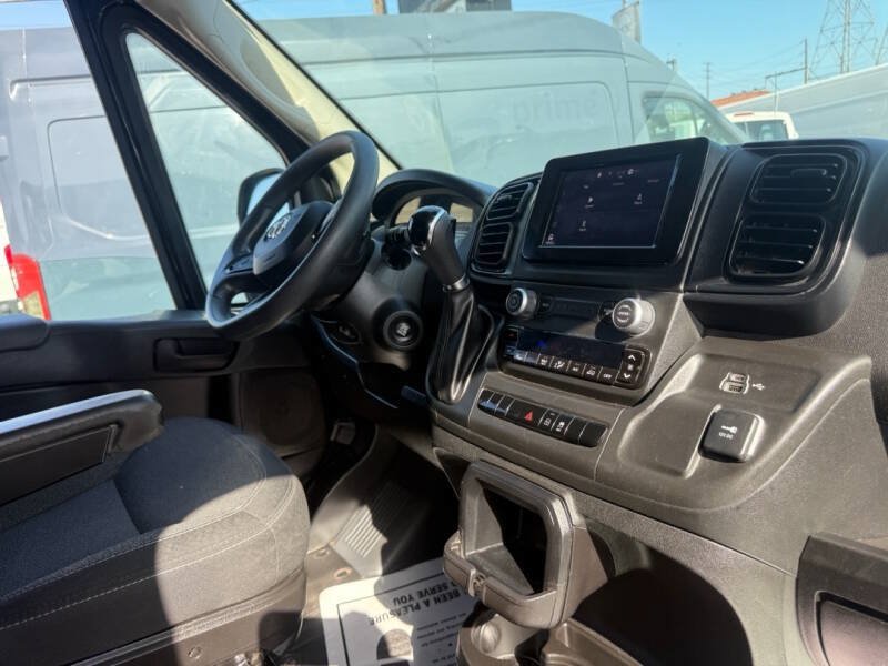 Used 2023 RAM ProMaster 2500 FWD image 10