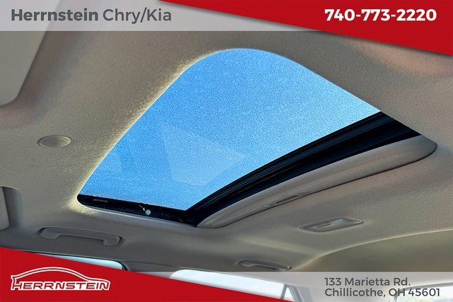 Used 2024 Hyundai Venue SEL image 22