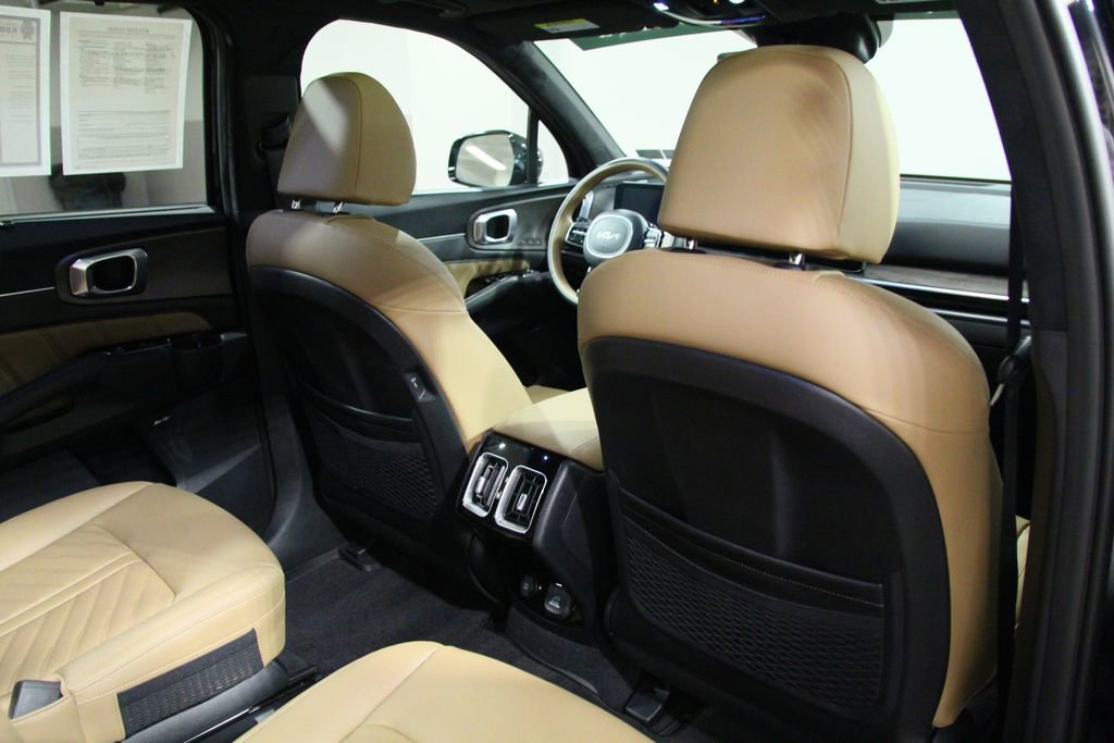 Used 2025 Kia Sorento SX Prestige w/ Olive Brown Leather Package AWD/4WD image 23