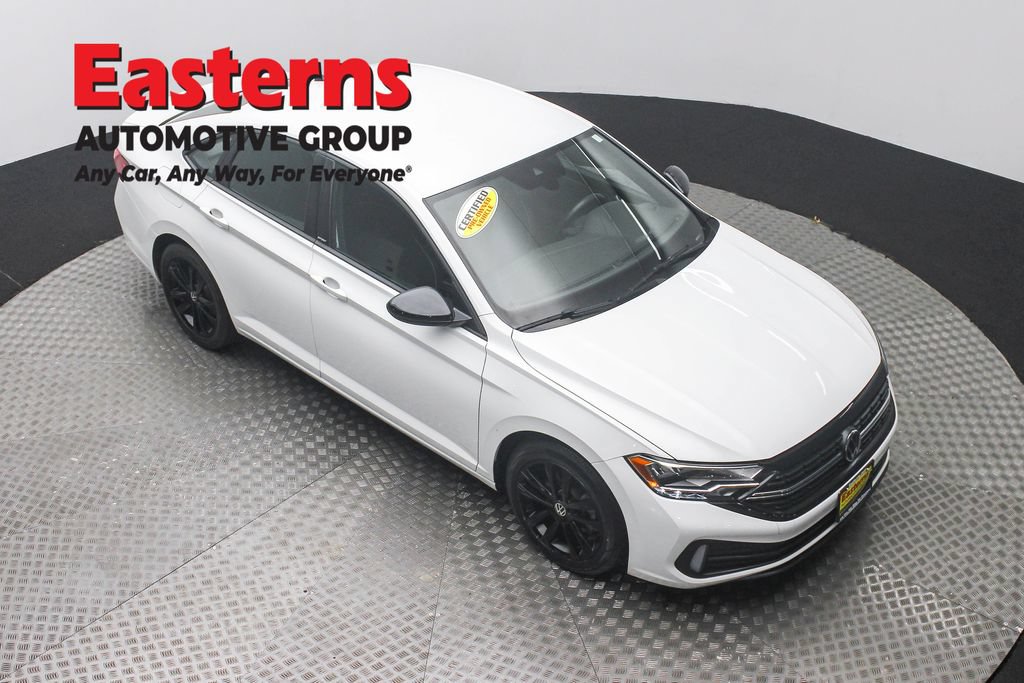Used 2024 Volkswagen Jetta Sport FWD image 3