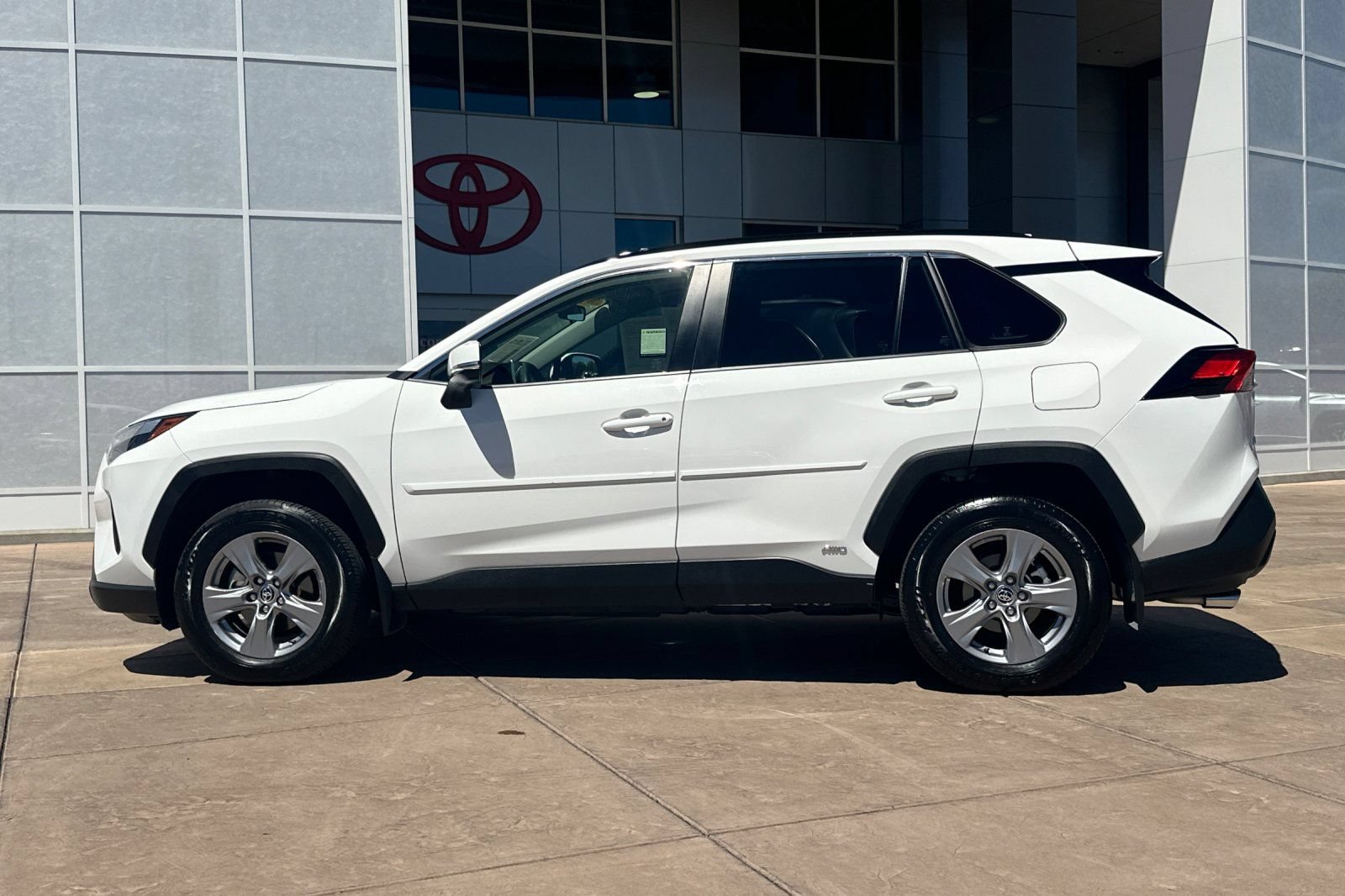 Used 2025 Toyota RAV4 XLE AWD/4WD image 7
