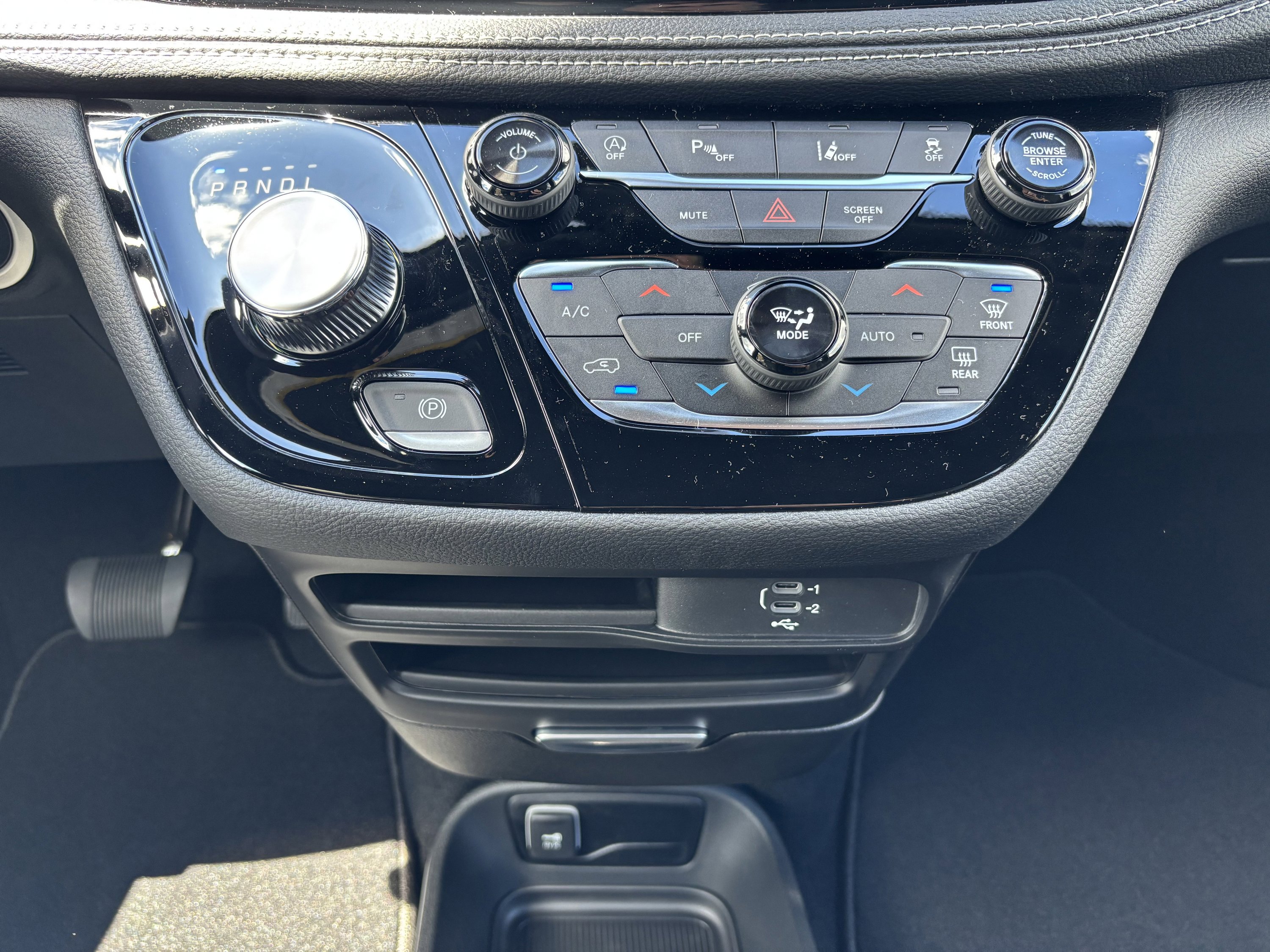 New 2026 Chrysler Pacifica Select image 13
