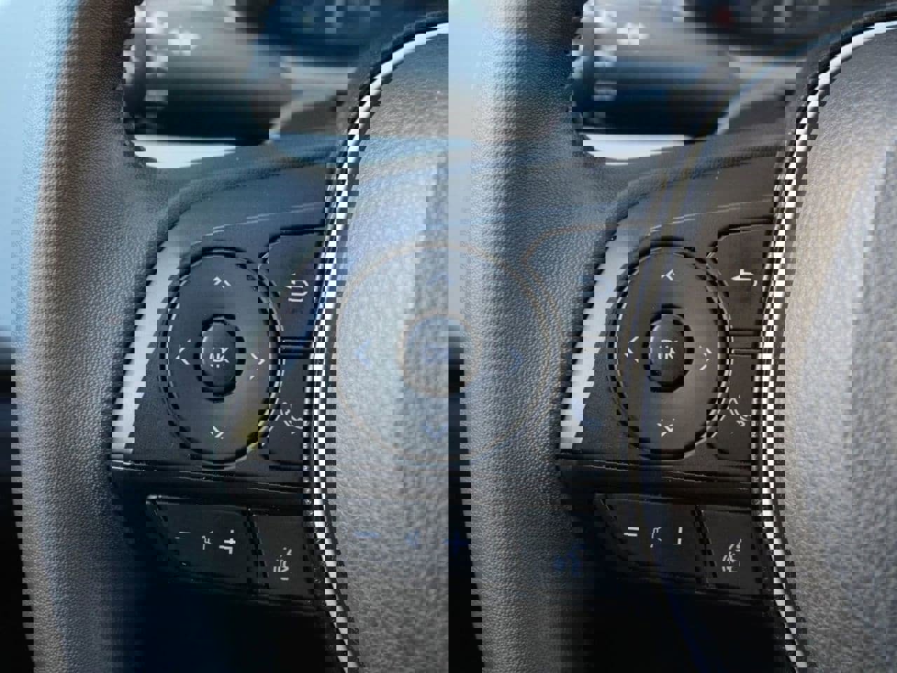 Used 2025 Toyota Corolla SE image 20