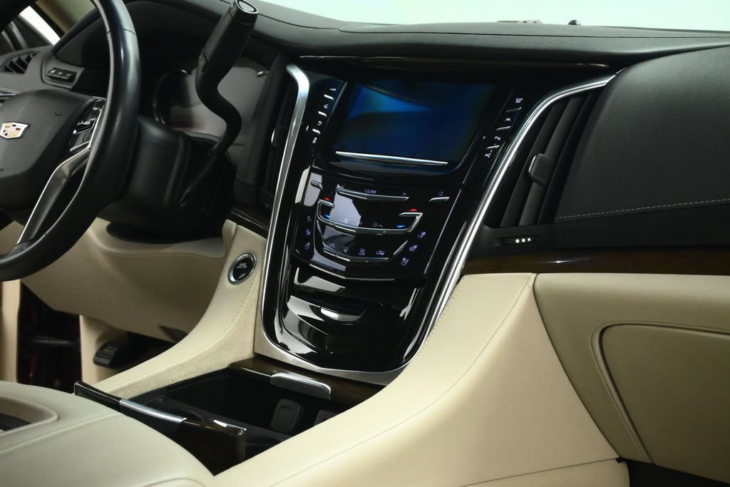 Used 2019 Cadillac Escalade Luxury w/ LPO, Radiant Package AWD/4WD image 60