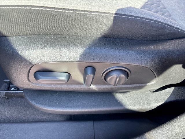 Used 2023 Chevrolet Equinox LT FWD image 12