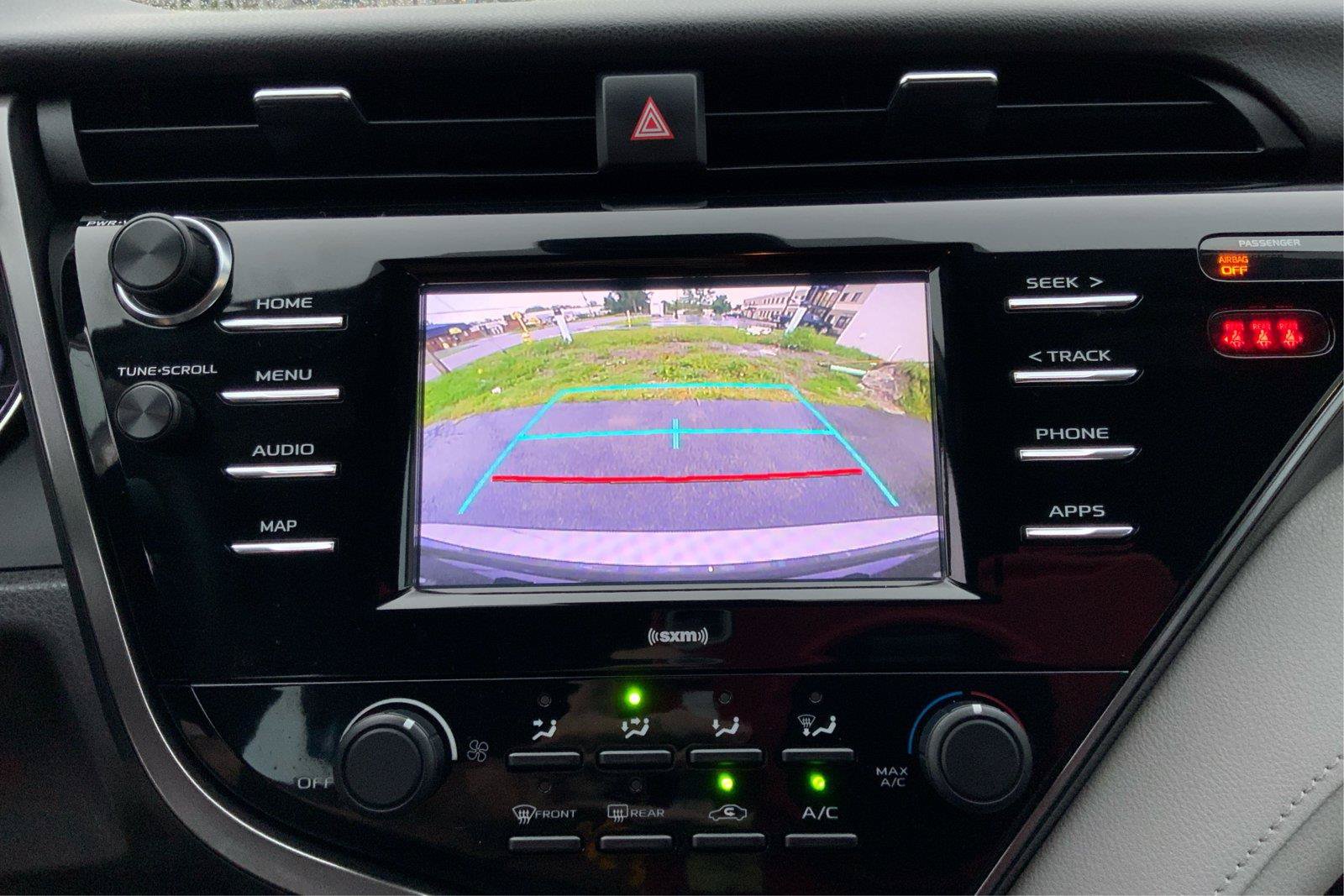 Used 2020 Toyota Camry LE FWD image 31