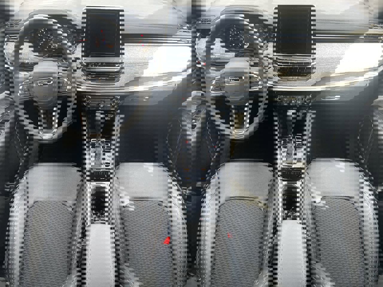 Used 2025 Jeep Compass Latitude AWD/4WD image 13