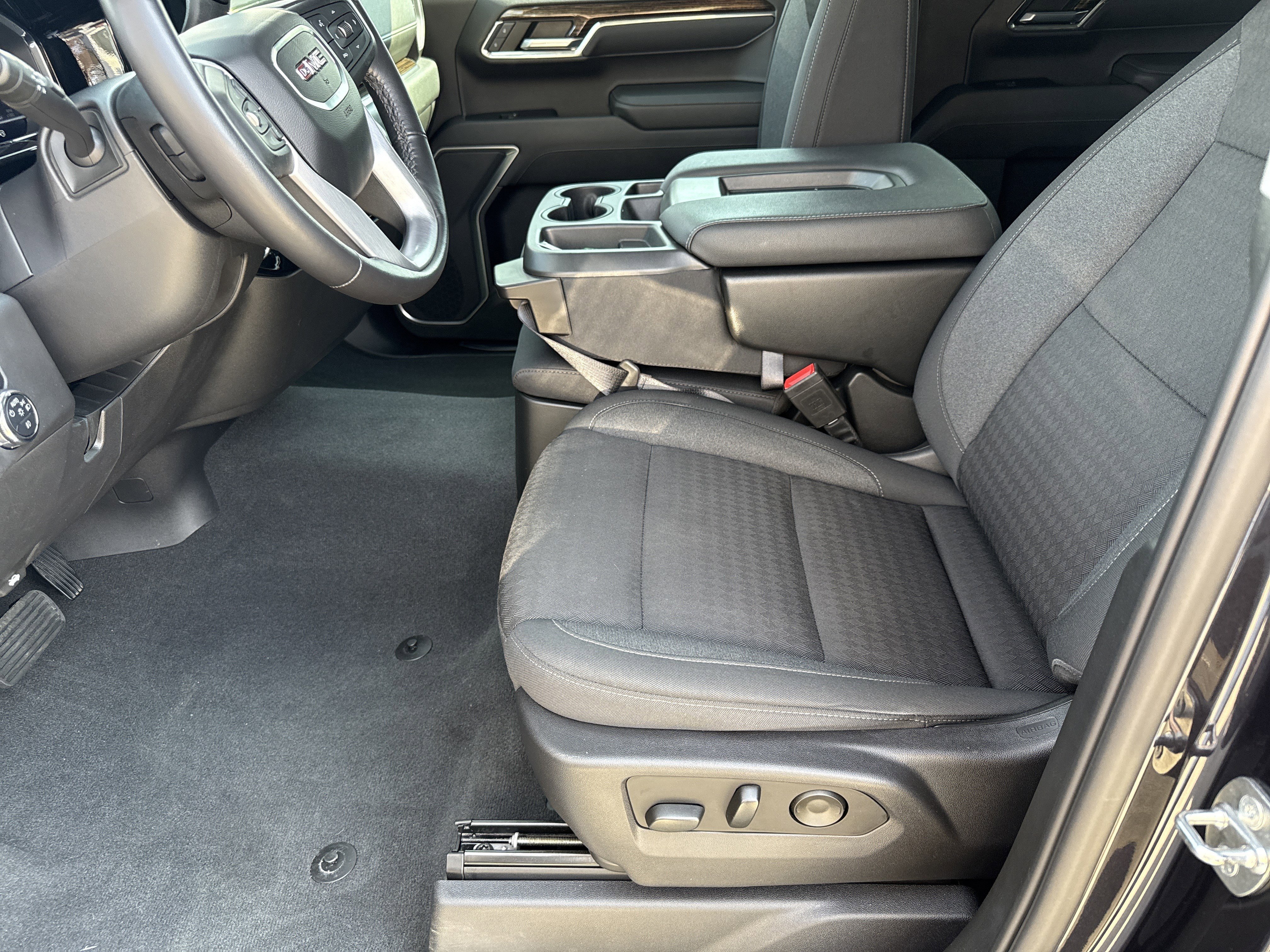 Used 2022 GMC Sierra 1500 Elevation image 9