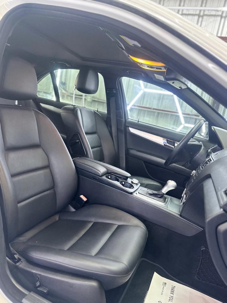 Used 2009 Mercedes-Benz C 300 Sedan image 36