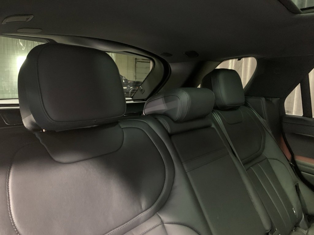 Used 2025 Land Rover Range Rover Sport image 17