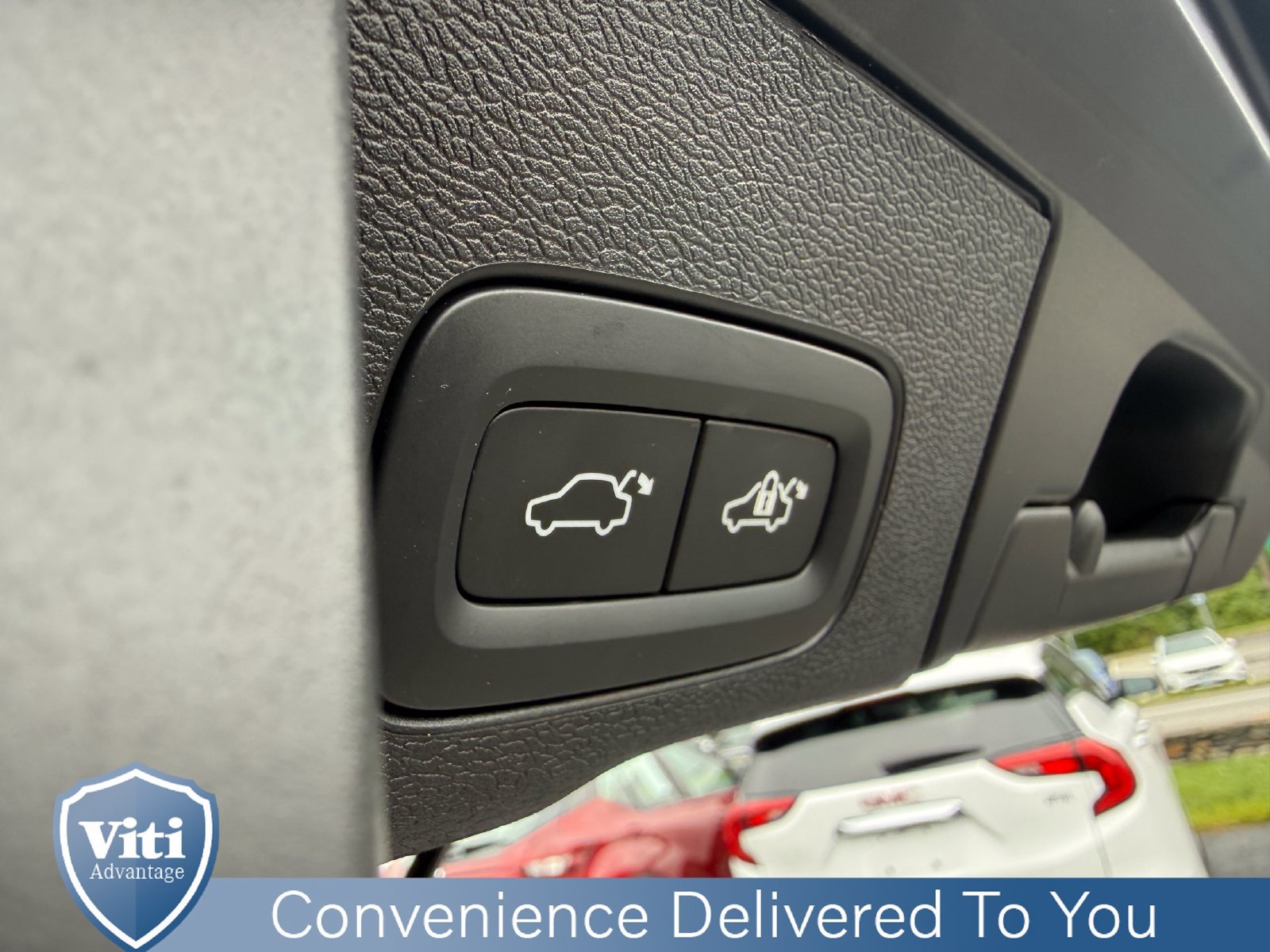 Used 2024 Volvo XC60 B5 Plus w/ Protection Package Premier AWD/4WD image 24