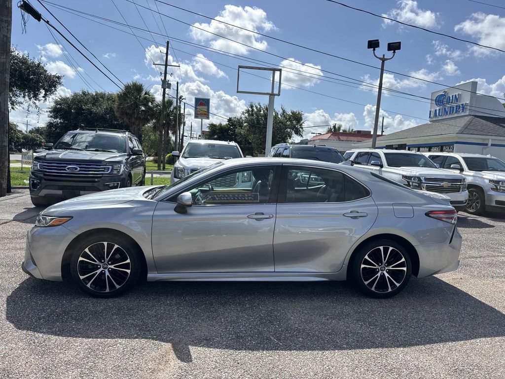 Used 2019 Toyota Camry SE FWD image 4