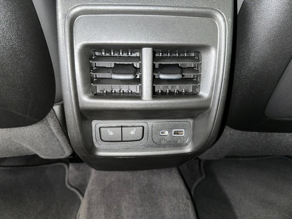 Certified 2022 Cadillac XT4 Premium Luxury w/ Enhanced Visibility Package image 28