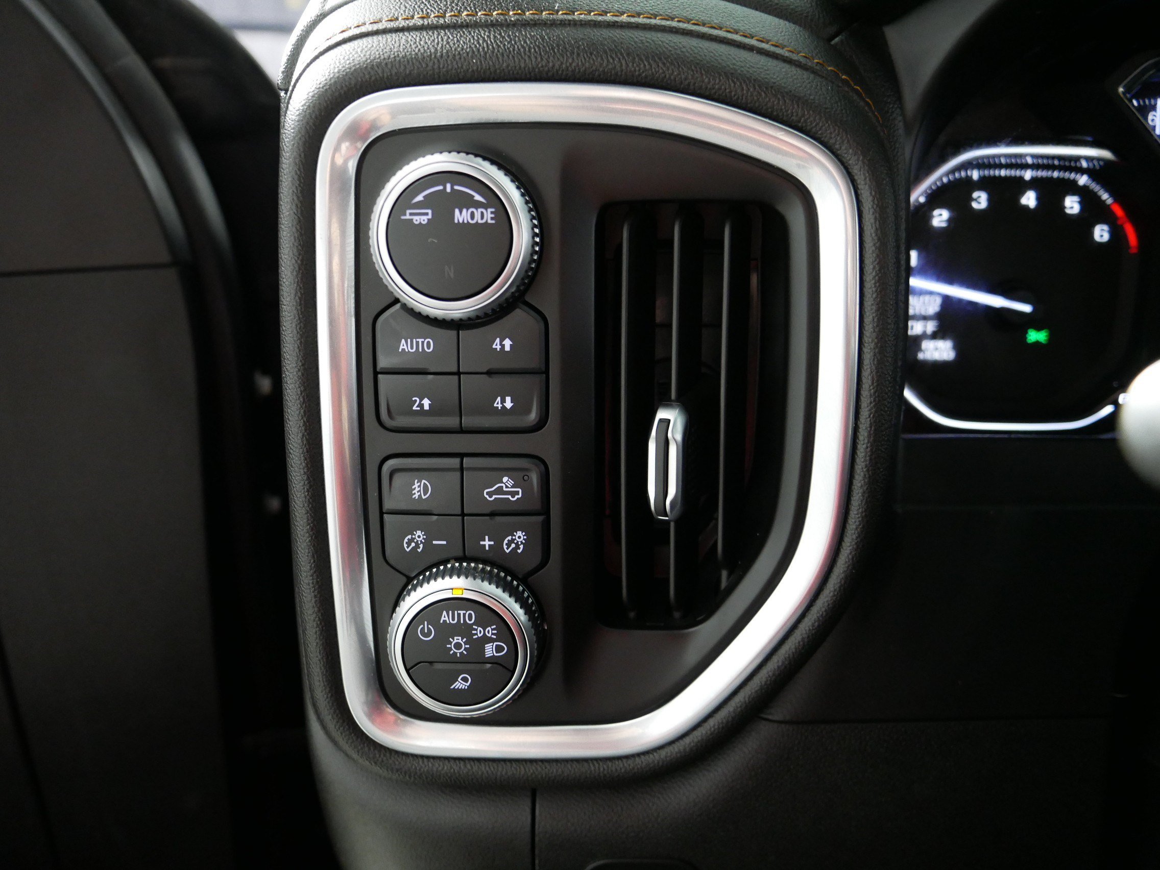 Used 2021 GMC Sierra 1500 AT4 w/ AT4 Premium Package AWD/4WD image 26