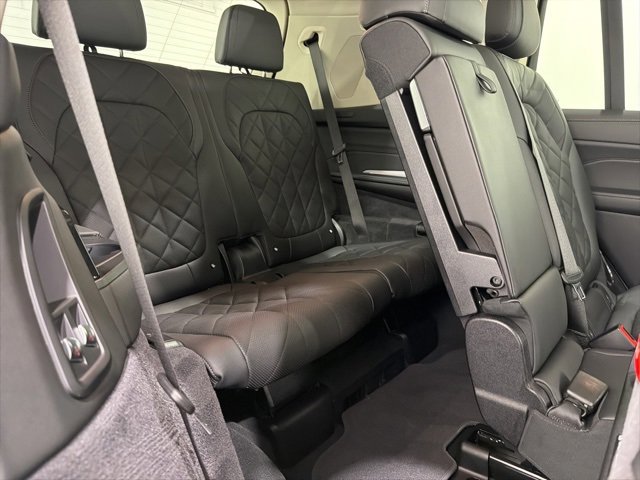 Used 2024 BMW X7 xDrive40i image 27