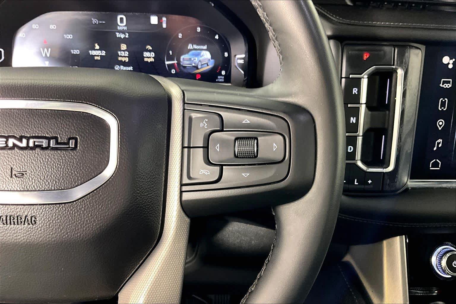 Used 2023 GMC Yukon Denali RWD image 24
