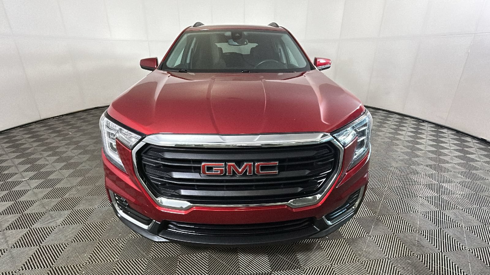 Used 2022 GMC Terrain SLE w/ Driver Convenience Package AWD/4WD image 9