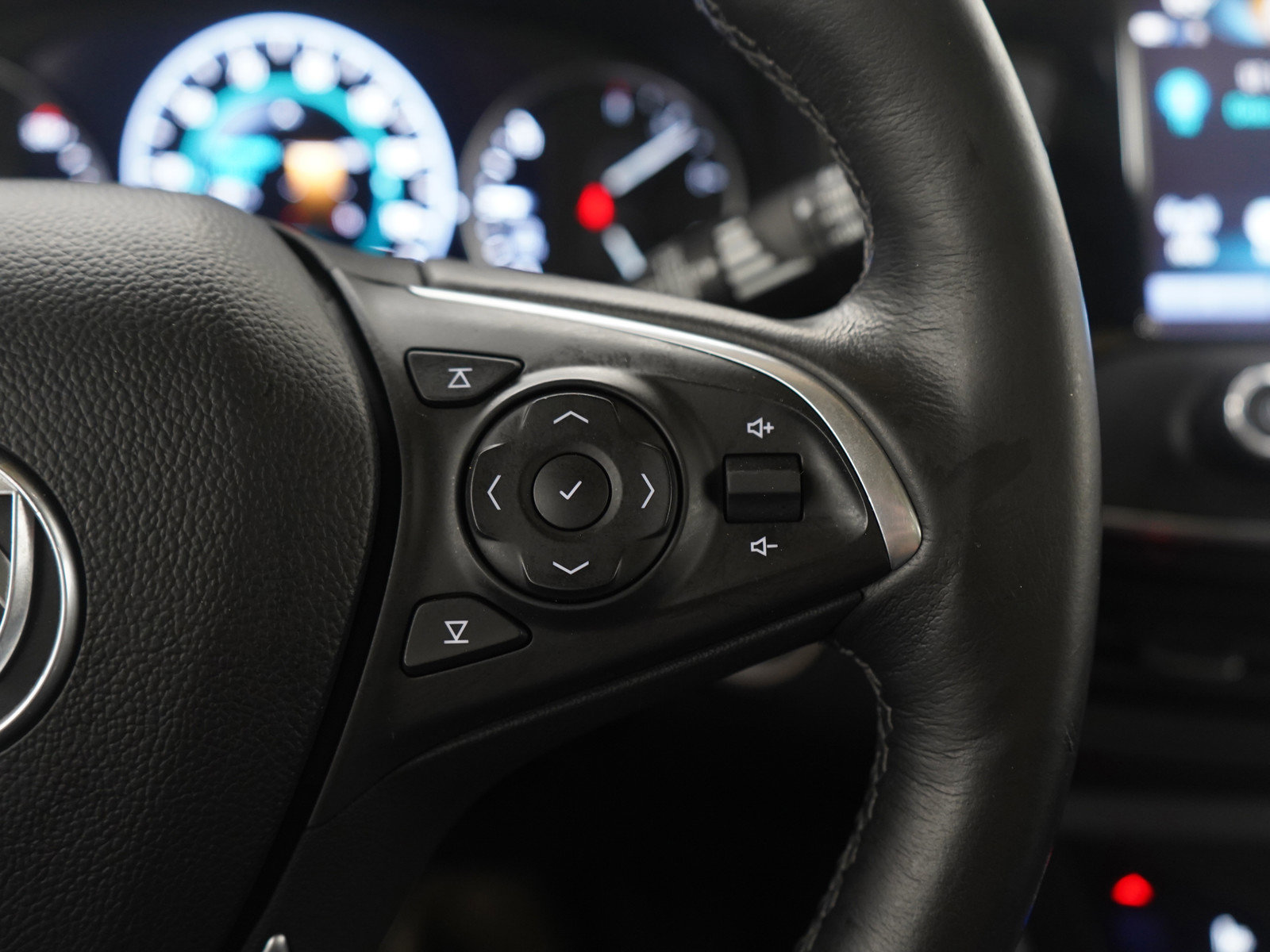 Used 2019 Buick Envision Premium w/ Driver Confidence Package image 29