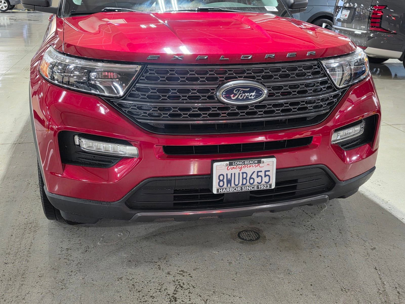 Used 2021 Ford Explorer XLT w/ Equipment Group 202A image 9