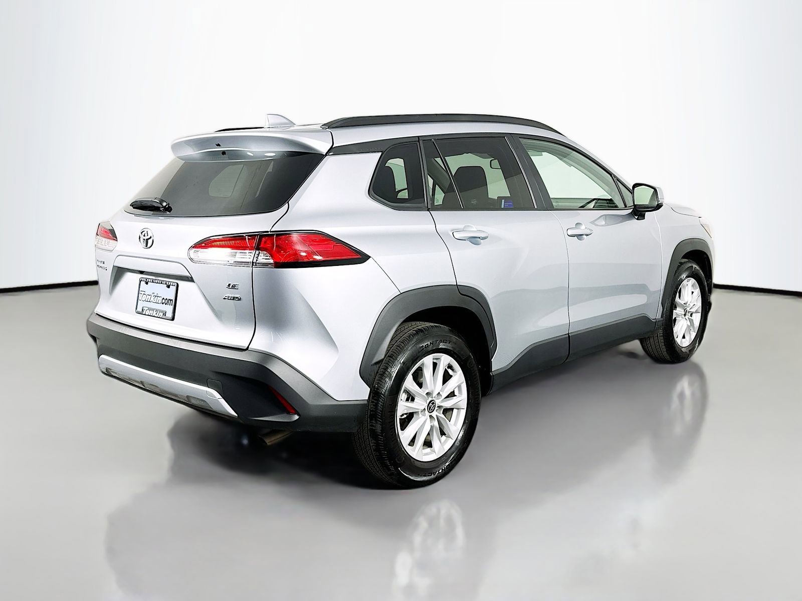 Certified 2024 Toyota Corolla Cross LE w/ Moonroof Package image 7