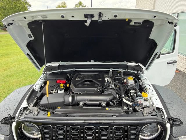 Used 2025 Jeep Wrangler Sport AWD/4WD image 21