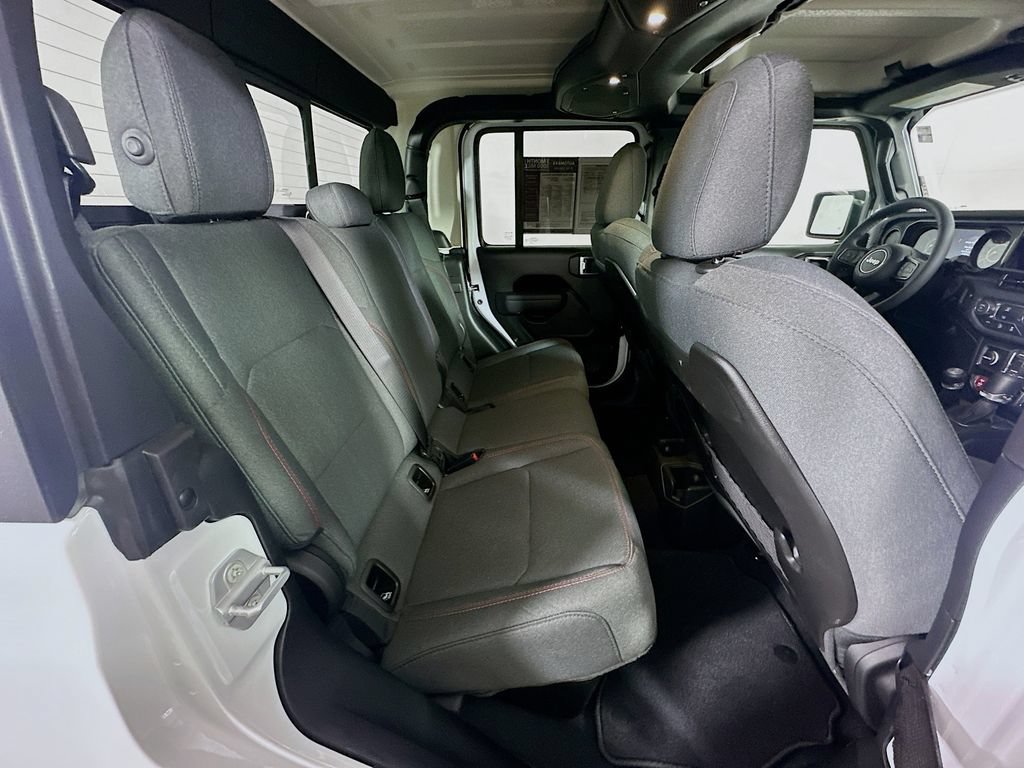 Used 2026 Jeep Gladiator Rubicon w/ Steel Power Dome Hood Package AWD/4WD image 11