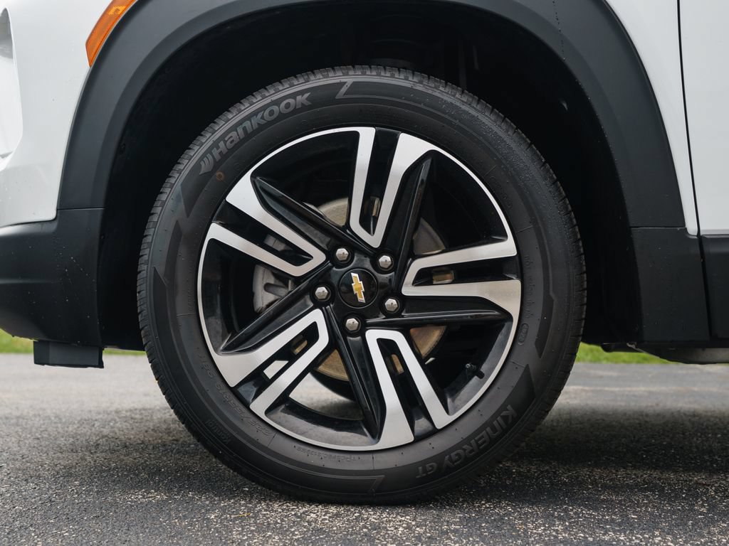 Used 2024 Chevrolet TrailBlazer LT w/ LT Cold Weather Package AWD/4WD image 13