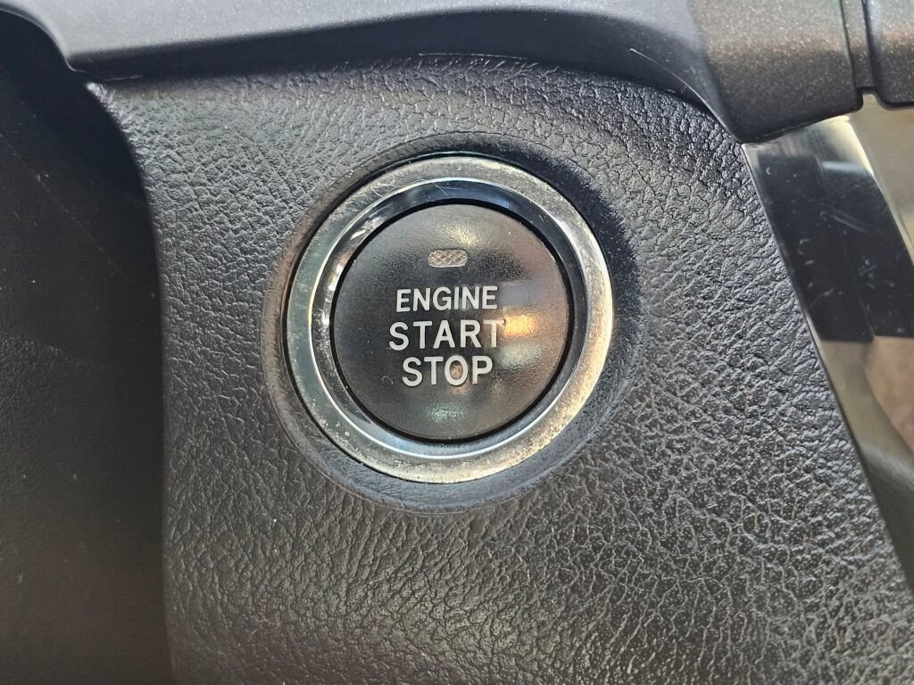 Used 2015 Toyota Sienna SE w/ SE Preferred Package FWD image 31