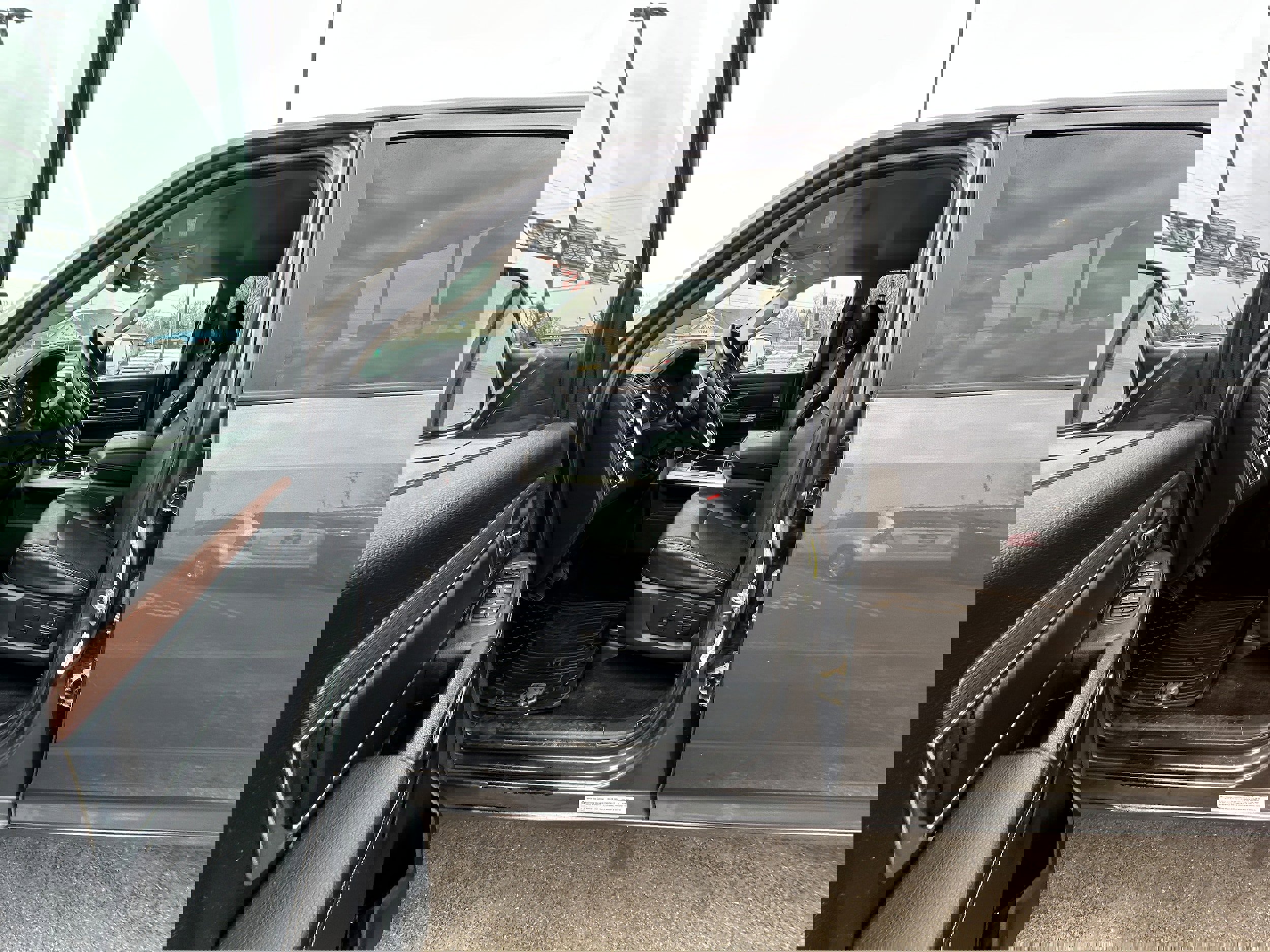 Used 2014 RAM 3500 Laramie w/ Convenience Group image 6