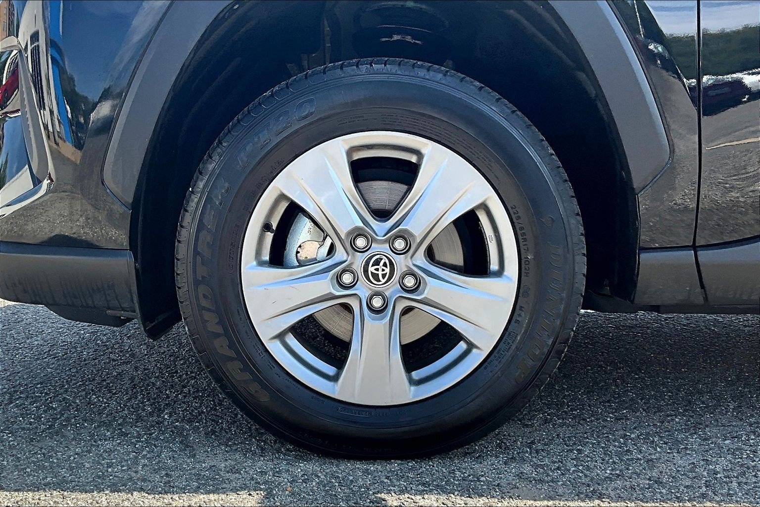 Used 2025 Toyota RAV4 LE AWD/4WD image 8