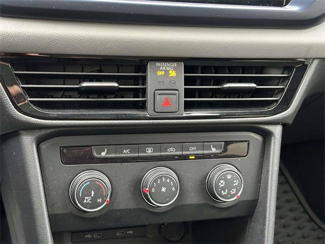 Certified 2022 Volkswagen Taos SE w/ Panoramic Sunroof Package image 27