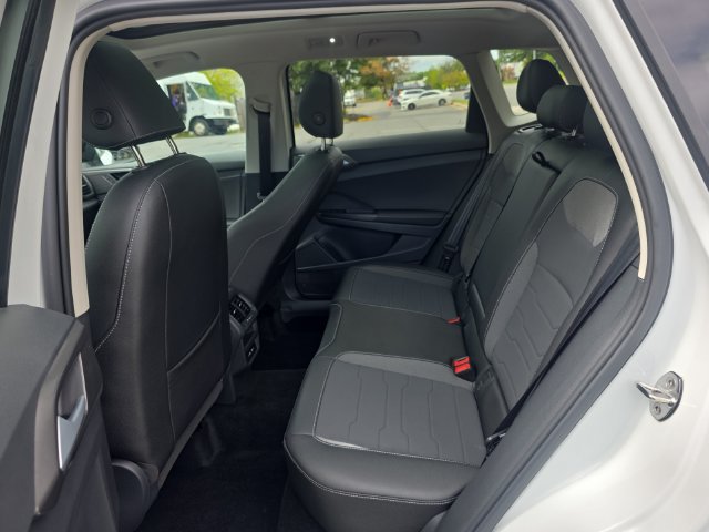 Certified 2026 Volkswagen Taos SE FWD image 22